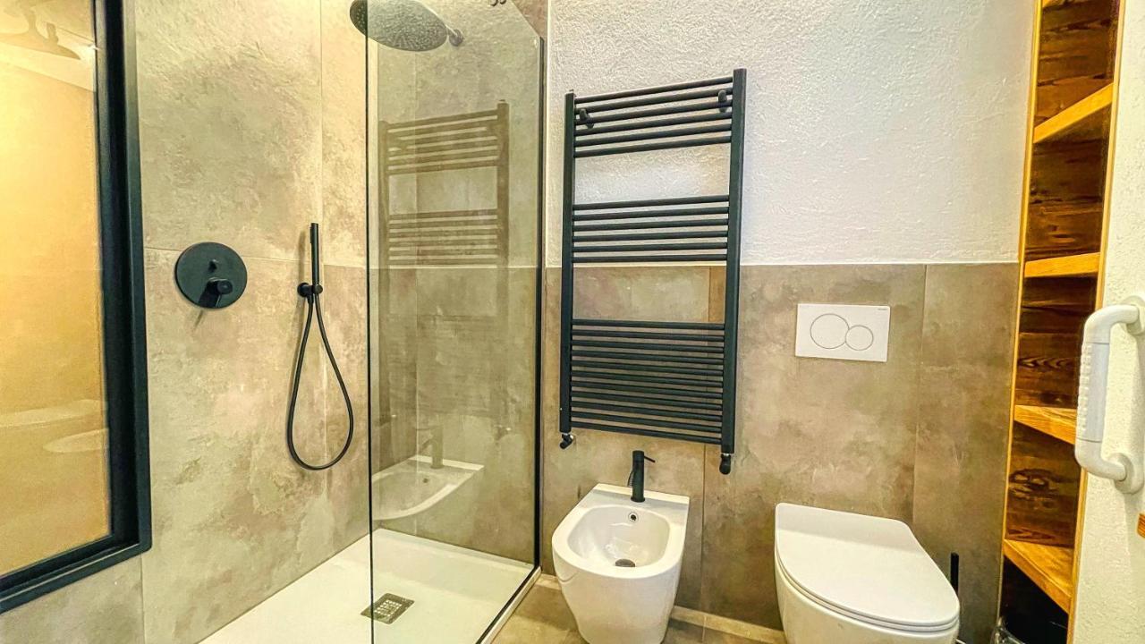 Appartamento Livia - Affitti Brevi Italia บาร์โดเนกเกีย ภายนอก รูปภาพ